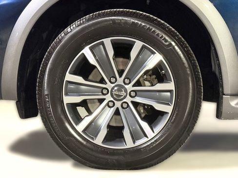 Used 2019 Nissan Armada SL w/ Premium Package image 12