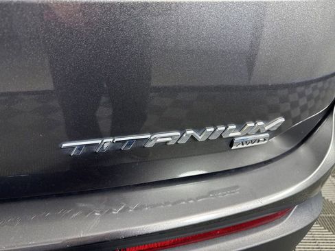 Used 2017 Ford Edge Titanium w/ Equipment Group 302A AWD/4WD image 37