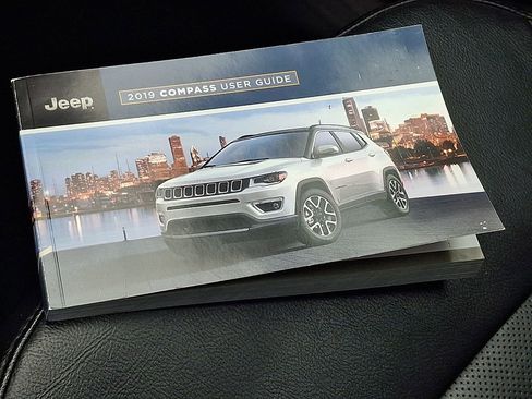 Used 2019 Jeep Compass Limited AWD/4WD image 26