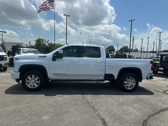 New 2026 Chevrolet Silverado 2500 High Country w/ High Country Premium Package AWD/4WD image 6