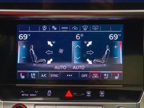 Used 2024 Audi RS 6 performance w/ Black Optic Package image 30