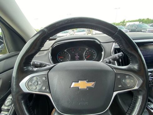 Used 2020 Chevrolet Traverse LT w/ Driver Confidence II Package AWD/4WD image 13