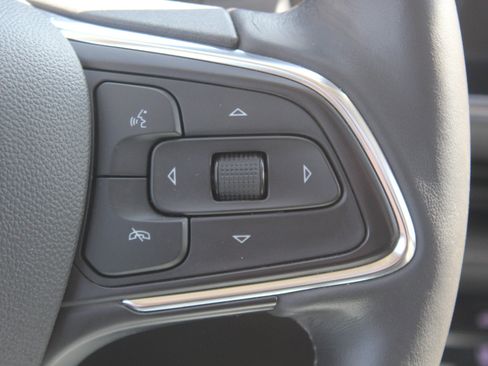 Used 2022 Buick Envision Avenir w/ Technology Package II FWD image 9