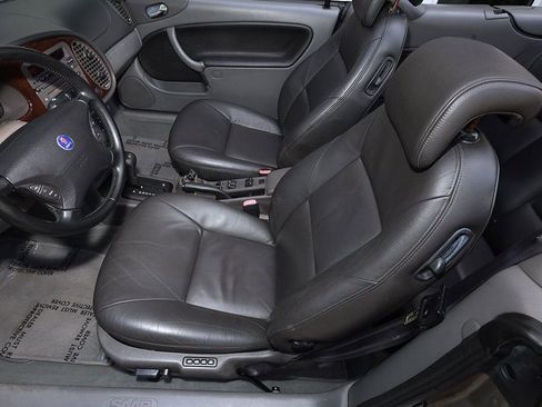 Used 2003 Saab 9-3 SE FWD image 5