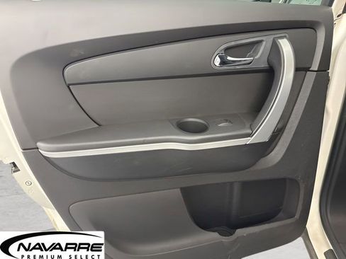 Used 2011 GMC Acadia SLE FWD image 10