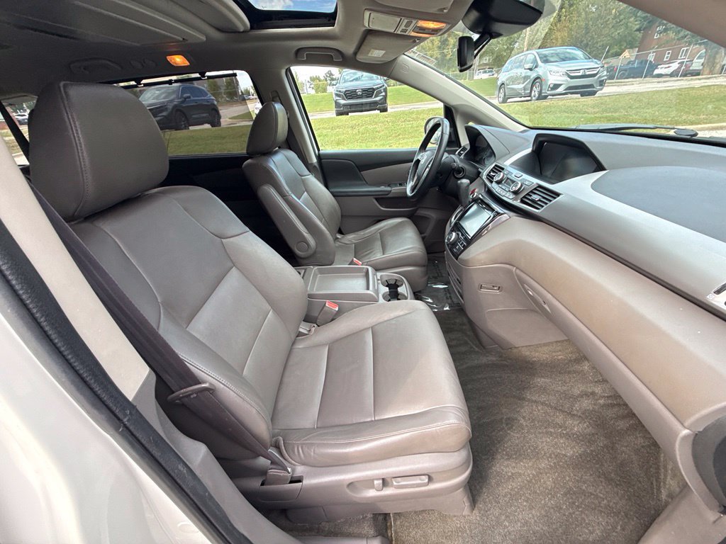 Used 2016 Honda Odyssey Touring Elite image 39