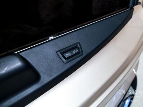 Used 2019 Rolls-Royce Cullinan image 24