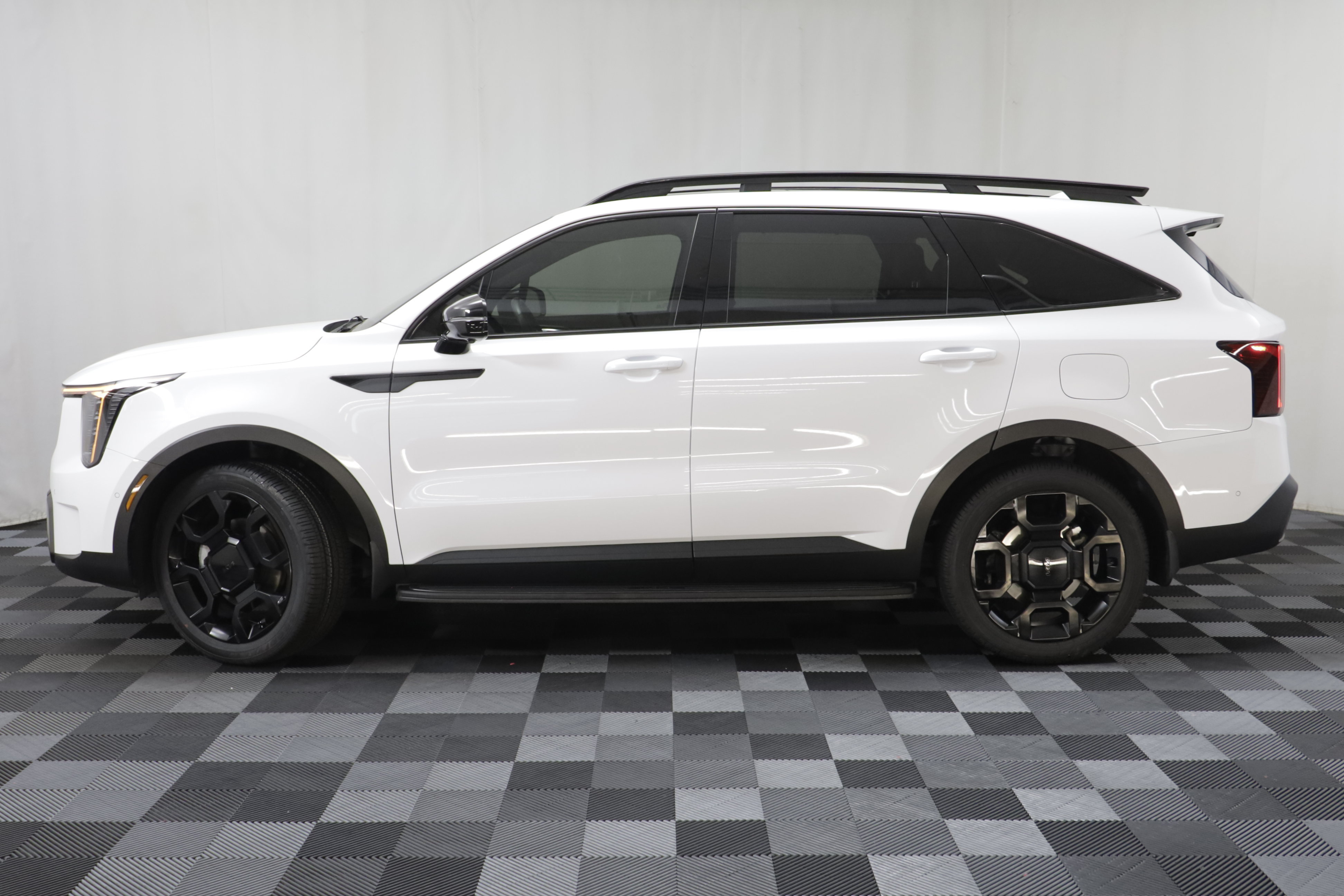 Used 2025 Kia Sorento SX Prestige AWD/4WD image 4
