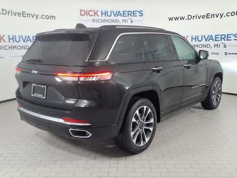 Used 2023 Jeep Grand Cherokee Overland AWD/4WD image 4