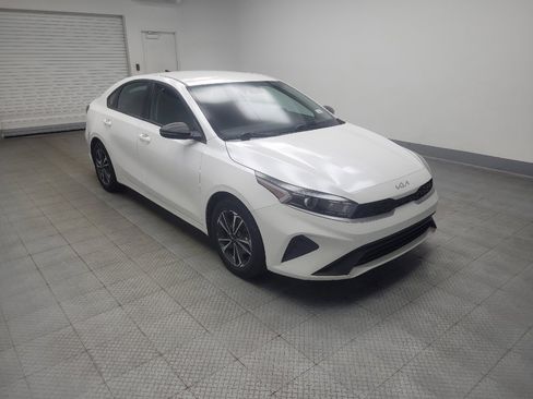 Used 2024 Kia Forte LXS w/ LXS Technology Package FWD image 11
