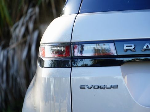 Used 2021 Land Rover Range Rover Evoque R-Dynamic S image 7