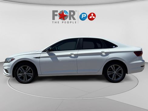 Used 2019 Volkswagen Jetta R-Line FWD image 2