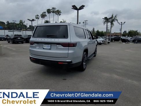 Used 2024 Jeep Wagoneer L Series II image 8