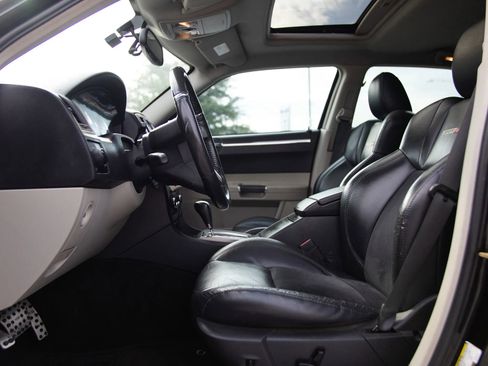 Used 2006 Chrysler 300 SRT8 w/ SRT Option Group II image 15