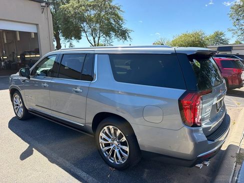 Used 2024 GMC Yukon XL Denali w/ Advanced Technology Package AWD/4WD image 6