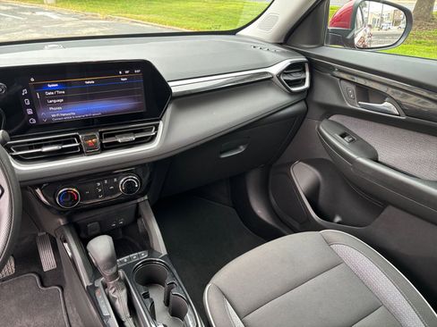 Used 2025 Chevrolet TrailBlazer LT image 29