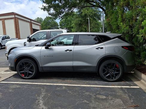Used 2023 Chevrolet Blazer LT AWD/4WD image 6