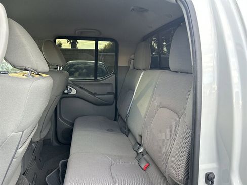 Used 2019 Nissan Frontier SV image 26