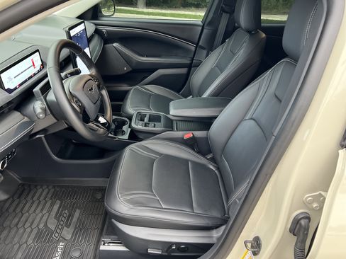 Used 2025 Ford Mustang Mach-E Premium RWD image 18