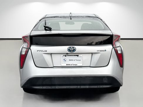 Used 2016 Toyota Prius Four FWD image 4
