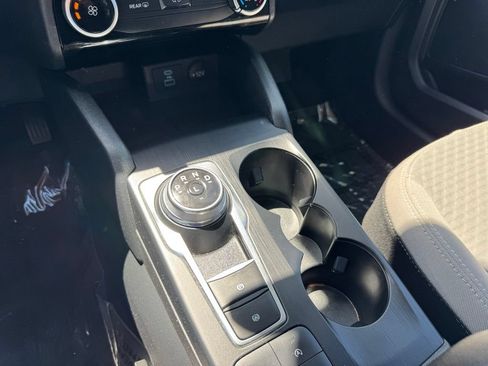 Used 2022 Ford Escape SE FWD image 24