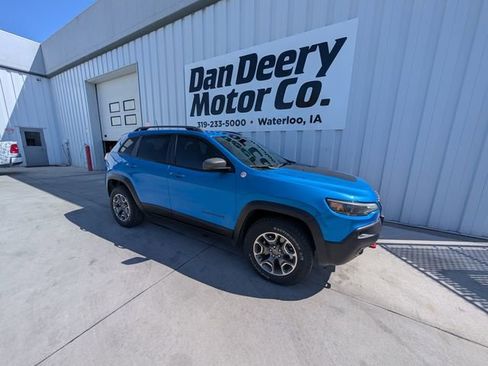 Used 2021 Jeep Cherokee Trailhawk w/ Trailer Tow Group AWD/4WD image 21