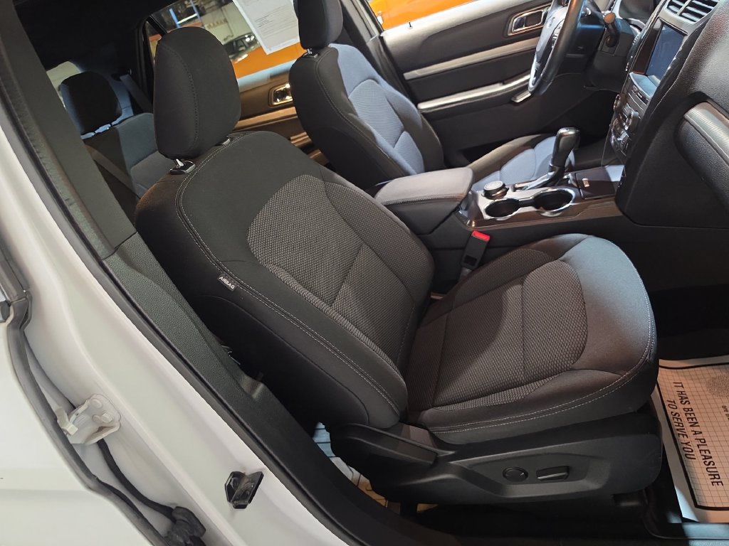 Used 2019 Ford Explorer XLT AWD/4WD image 25