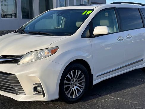 Used 2019 Toyota Sienna XLE w/ Protection Package FWD image 1