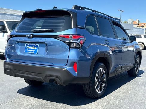 Used 2025 Subaru Forester AWD/4WD image 11