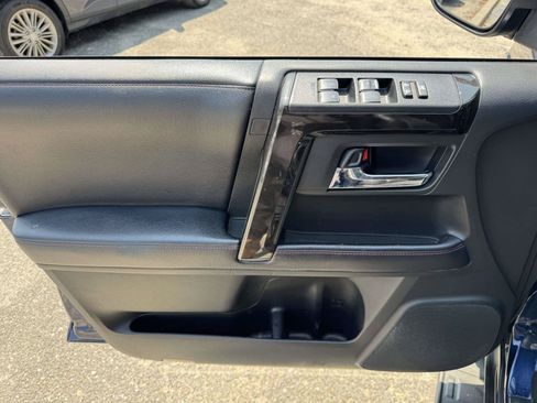 Used 2019 Toyota 4Runner TRD Off-Road Premium AWD/4WD image 14