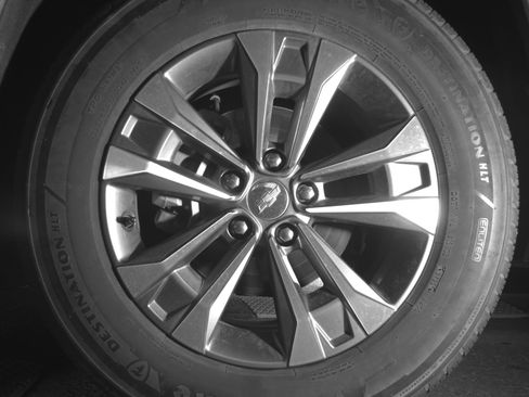 Used 2025 Chevrolet Equinox LT FWD image 12
