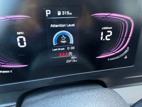 Used 2025 Kia Sportage LX image 39