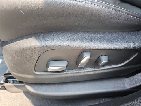 Used 2025 Cadillac XT6 Sport w/ Technology Package image 31