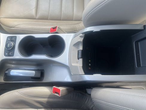 Used 2013 Ford C-MAX SEL FWD image 30