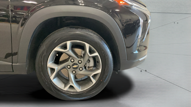 Used 2025 Chevrolet Trax LT w/ LT Convenience Package FWD image 24