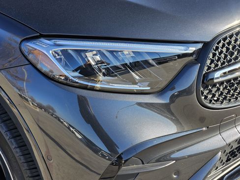 Certified 2025 Mercedes-Benz GLC 300 image 6