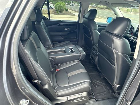 Used 2025 Honda Pilot EX-L image 24