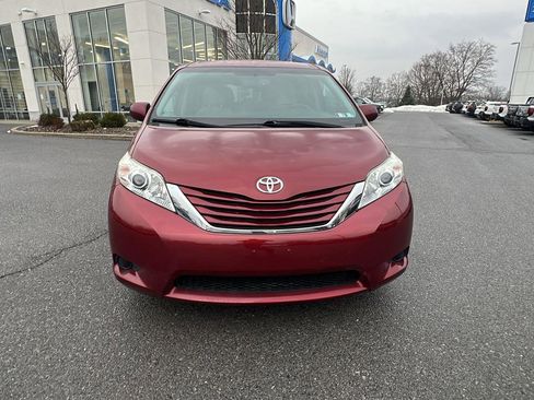 Used 2016 Toyota Sienna LE image 9