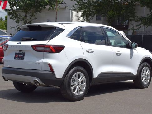 Used 2023 Ford Escape Active image 5