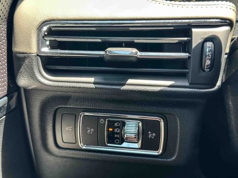 Used 2025 Lincoln Corsair Reserve FWD image 36