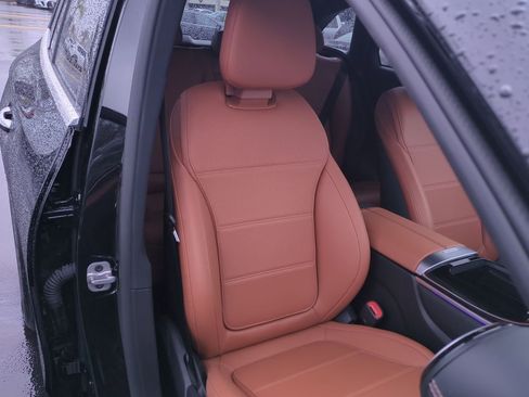 Used 2023 Mercedes-Benz GLC 300 4MATIC image 36