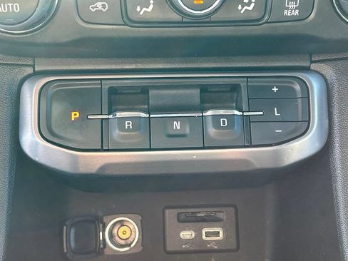 Certified 2022 GMC Acadia AT4 w/ Technology Package AWD/4WD image 21