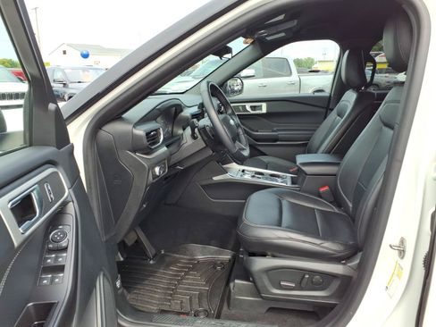 Used 2020 Ford Explorer XLT w/ Equipment Group 202A AWD/4WD image 10