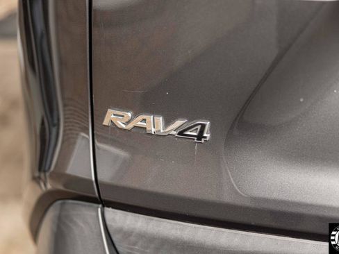 Used 2020 Toyota RAV4 XLE image 6