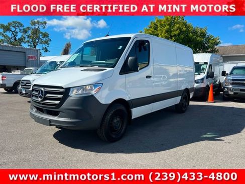 Used 2022 Mercedes-Benz Sprinter 1500 image 3