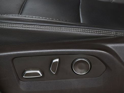 Used 2023 GMC Yukon XL Denali image 23