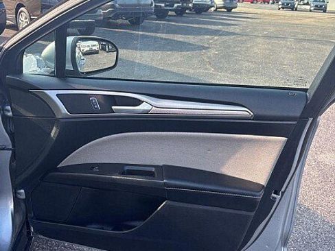 Used 2020 Ford Fusion S FWD image 9