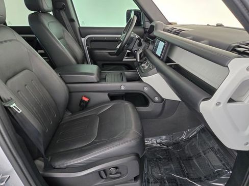 Used 2020 Land Rover Defender 110 HSE AWD/4WD image 3