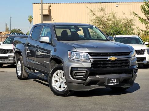 Used 2021 Chevrolet Colorado LT RWD image 2