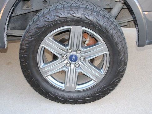 Used 2018 Ford F150 Lariat w/ Equipment Group 502A Luxury image 31